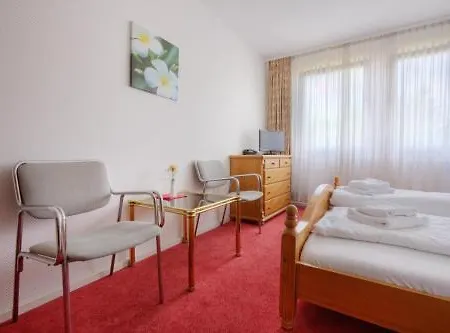 Hotel B1 2*